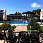Lägenhet Flores Park Slăntjev Brjag