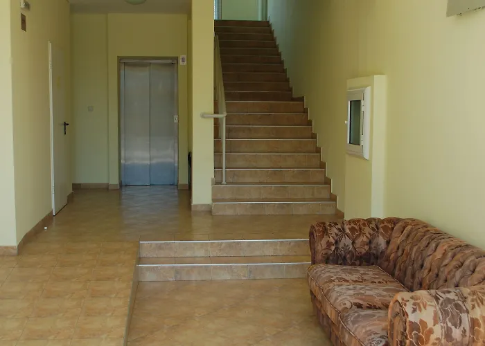 アパート Flores Park