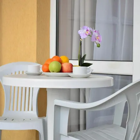 Flores Park Słoneczny Brzeg