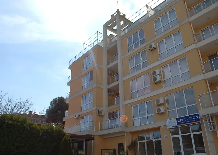 Lägenhet Flores Park Slăntjev Brjag