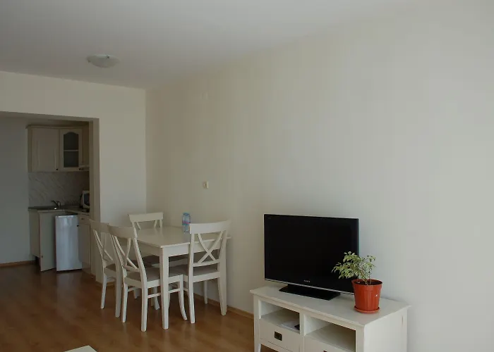 Flores Park * סאני ביץ'