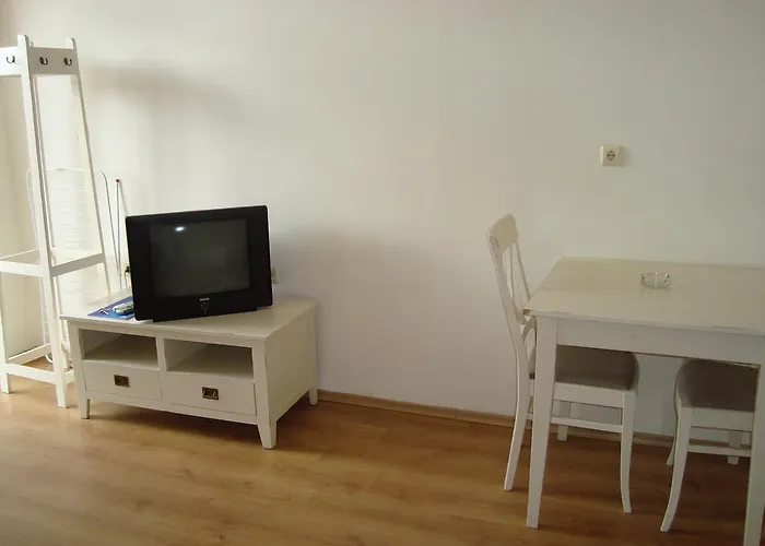 Flores Park סאני ביץ'