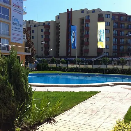 Apartahotel Flores Park 3*