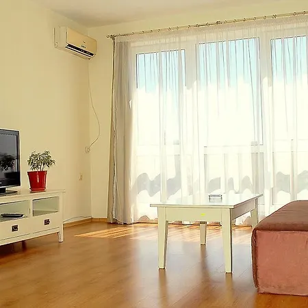 Flores Park Apartahotel 3*