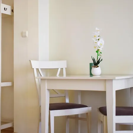 Apartahotel Flores Park 3*